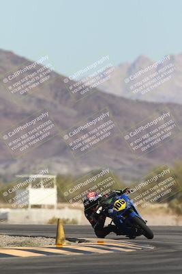 media/Oct-30-2025-Racers Edge (Thu) [[dabbdaf680]]/3-B Group/Session 2 (Turn 14)/